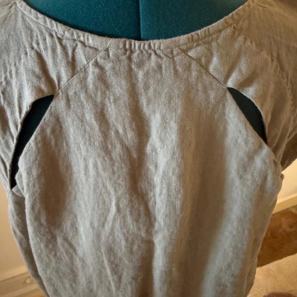 Black Crane "Back Slit" Linen Dress - Picture 3 of 6